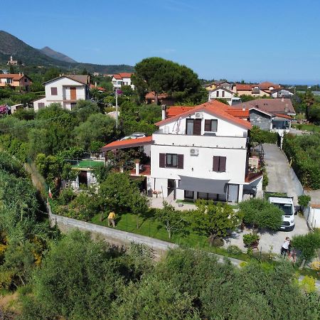 Villa Marco Aurelio Cisano sul Neva Eksteriør bilde